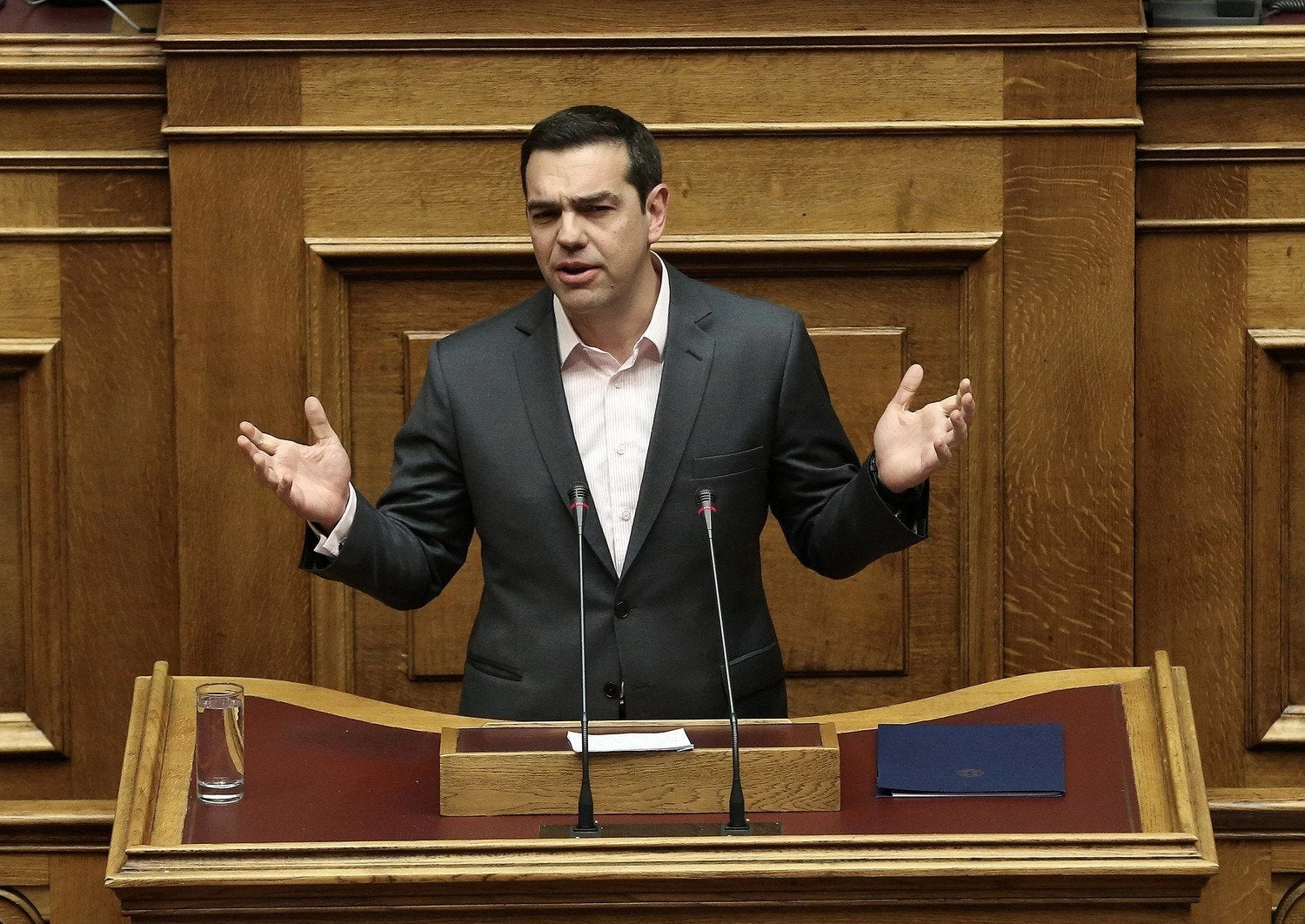 Ο Τσίπρας αποθεώνει την «Mακεδόνισσα» Μ.Γκίνοβα – «Oι «Πρέσπες» συνεχίζουν το έργο του ΕΑΜ» (βίντεο)